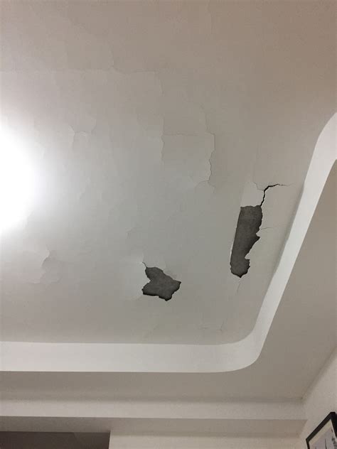 天花板油漆剝落原因